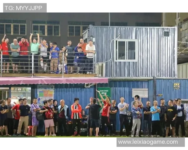 足球明星争霸赛盛况空前球迷热情高涨见证传奇对决